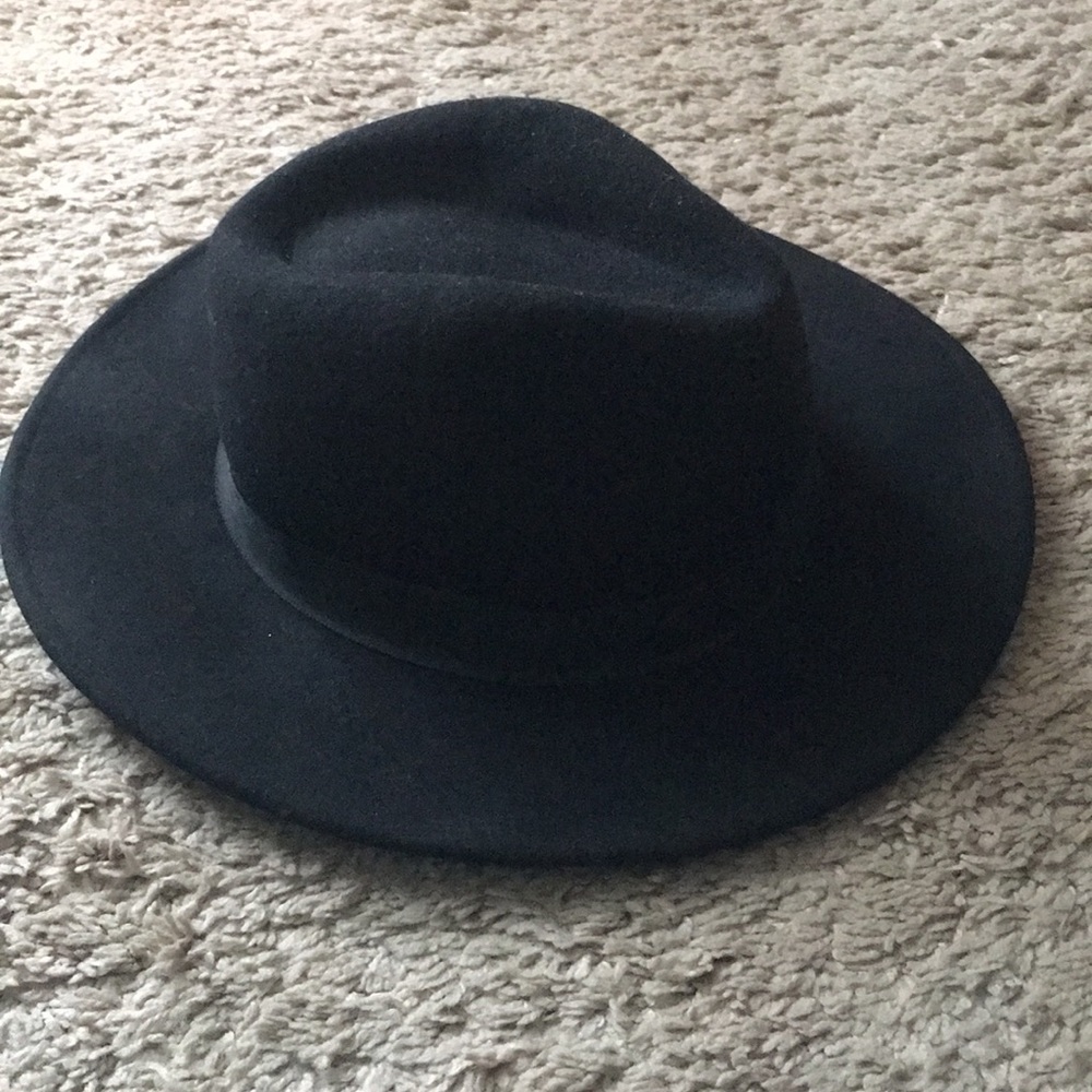 Black “Harry Styles” hat